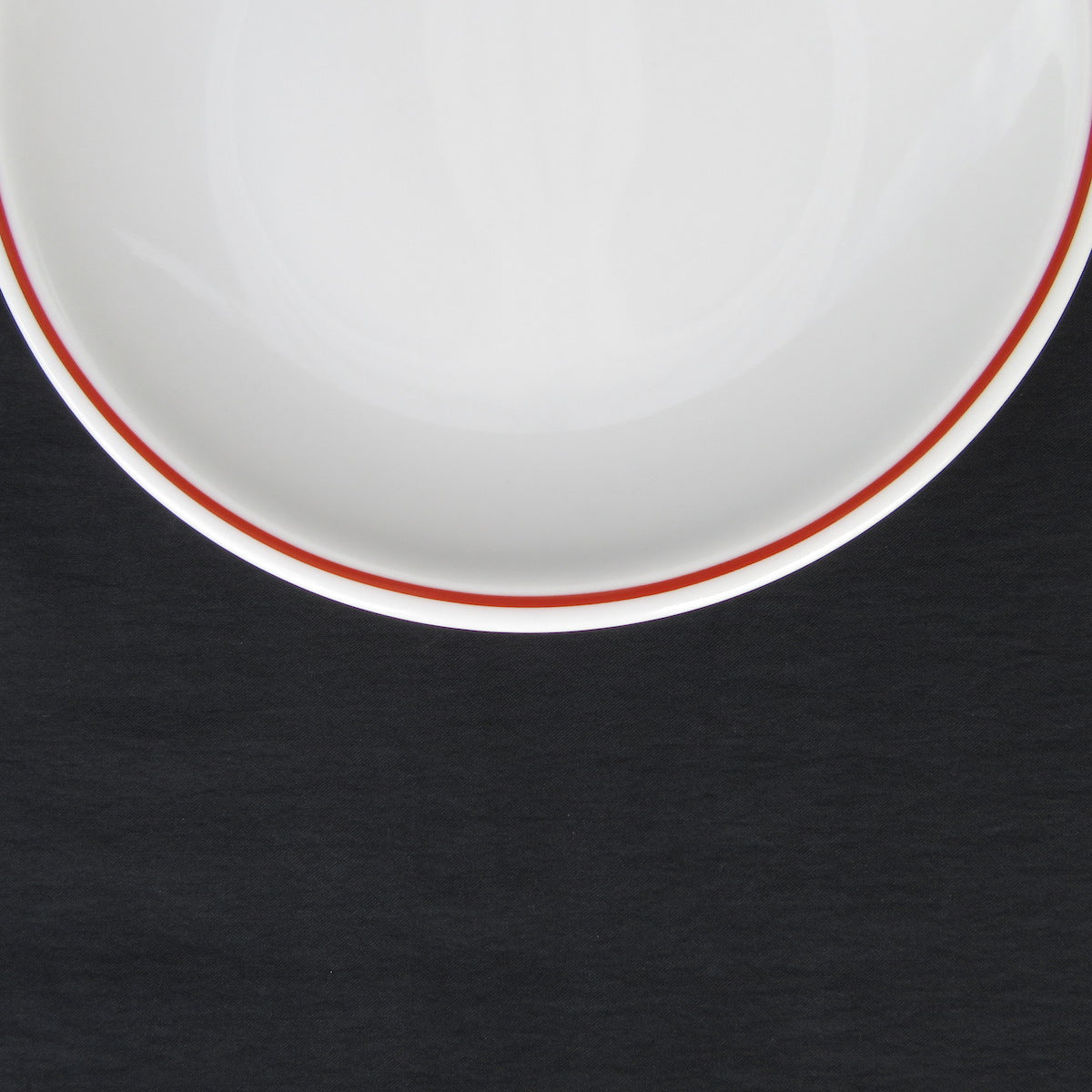 <独占販売> Saturnia(サタルニア) ミラノロッソ レッド ライン デザート プレート 20cm 食器
