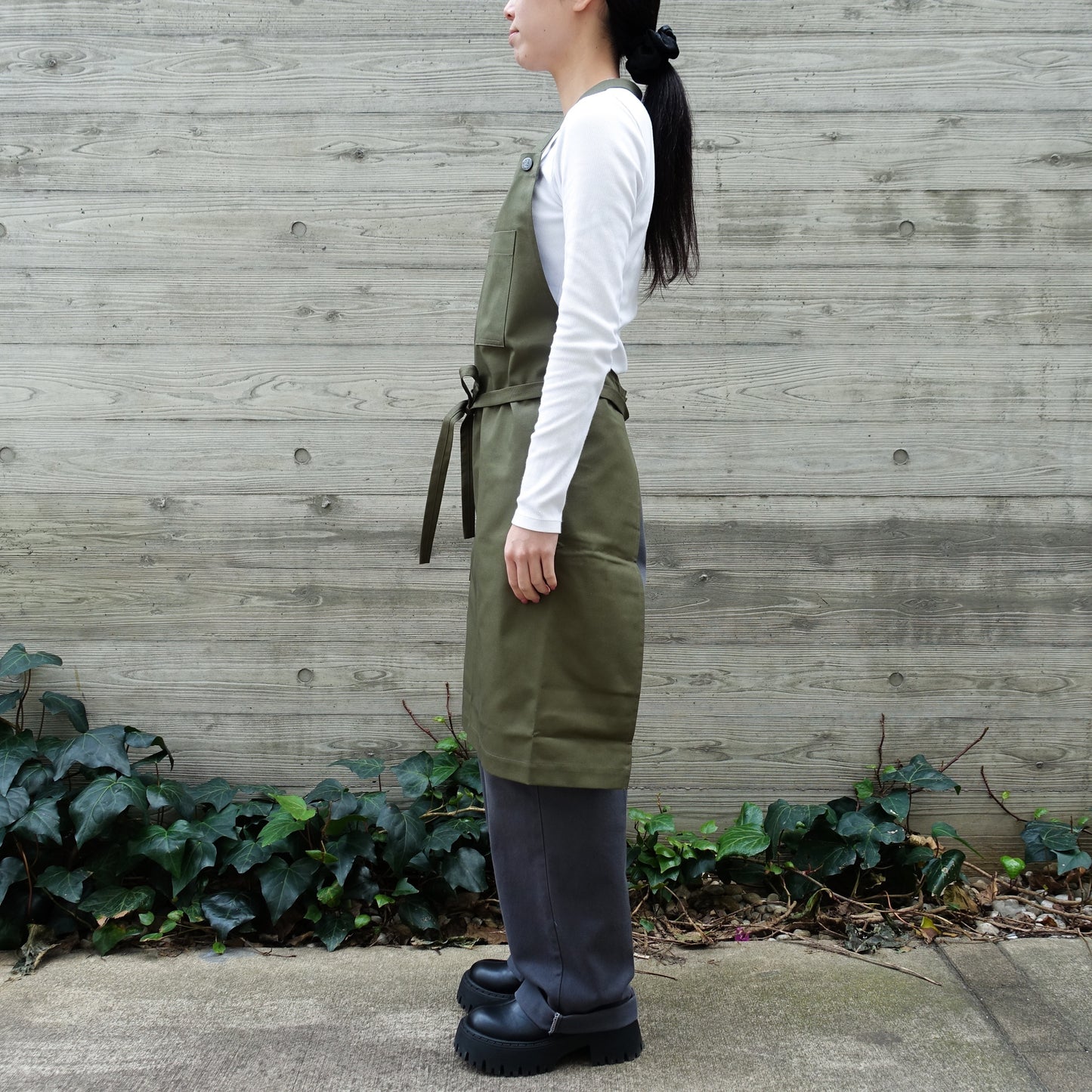 El transwaal／エル・トランスバル エプロン プレーン Short【オリーブ】