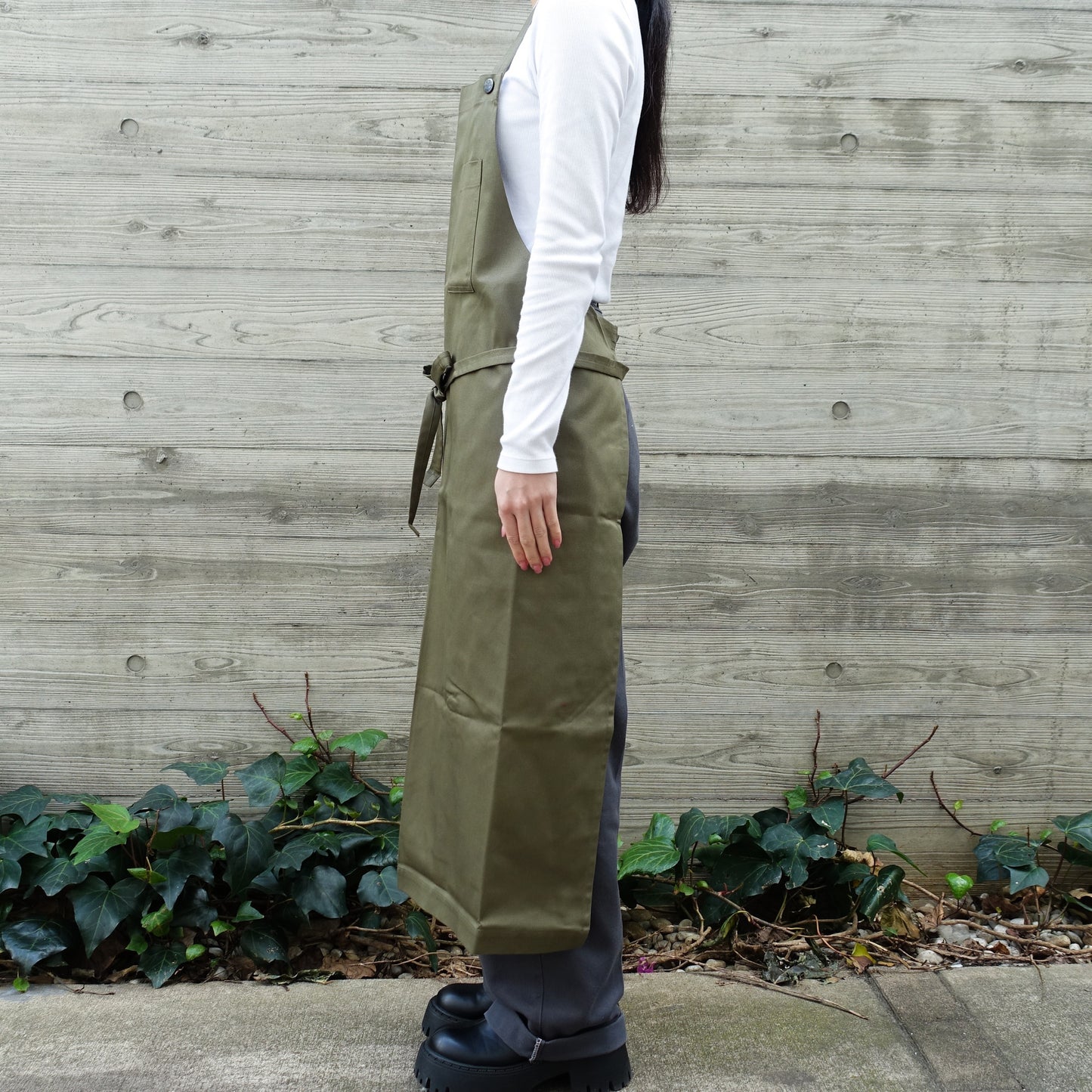 El transwaal／エル・トランスバル エプロン プレーン Long 【オリーブ】