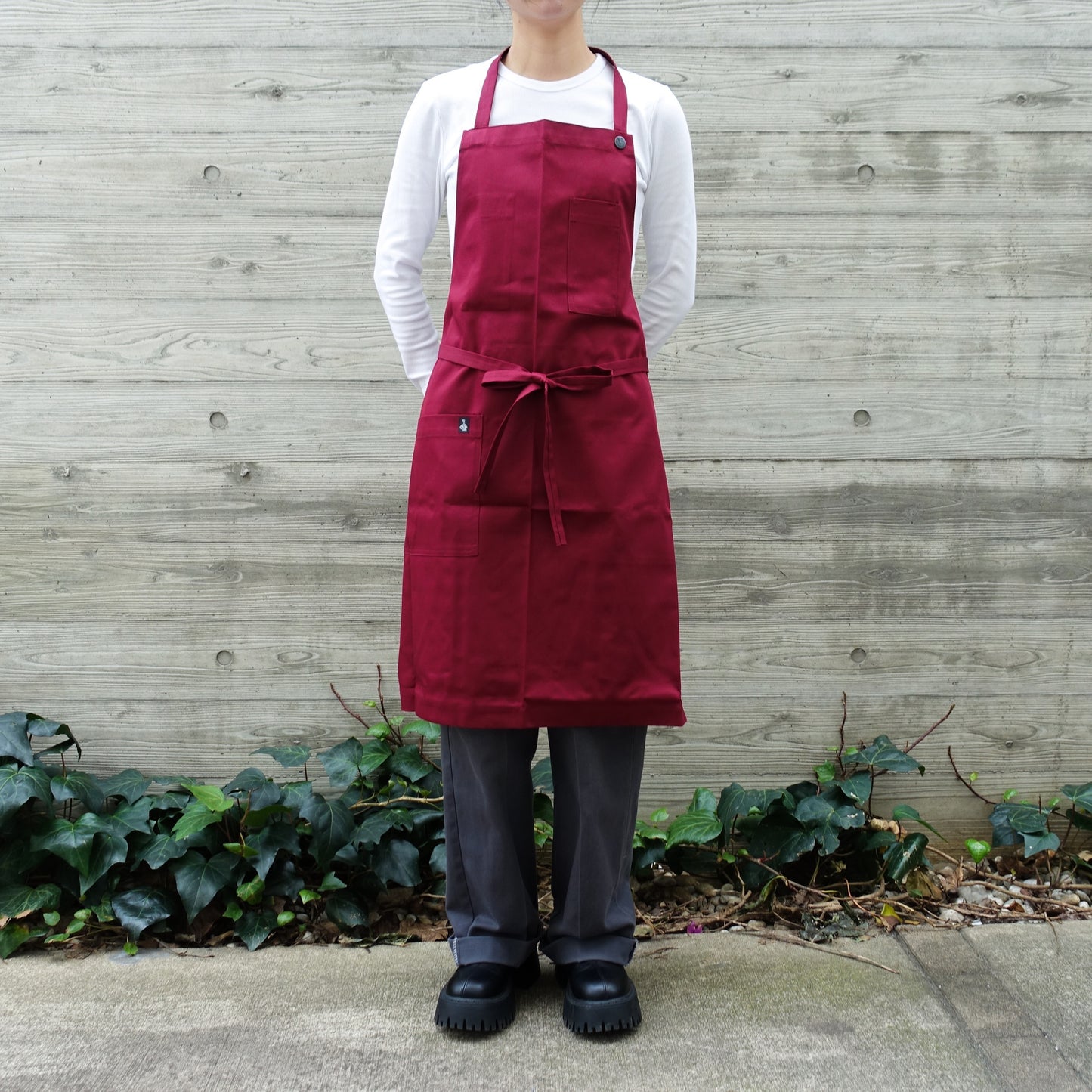 El transwaal／エル・トランスバル エプロン プレーン Short【バーガンディー】