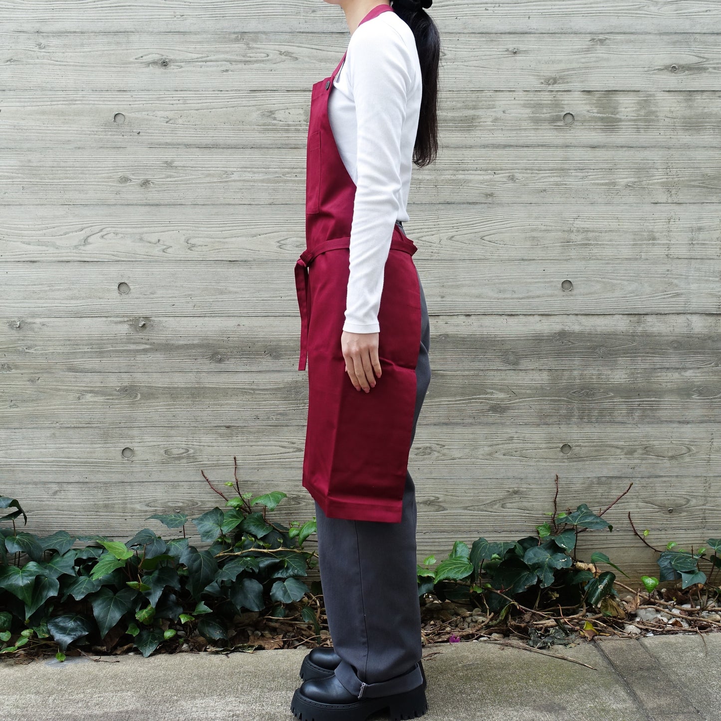 El transwaal／エル・トランスバル エプロン プレーン Short【バーガンディー】