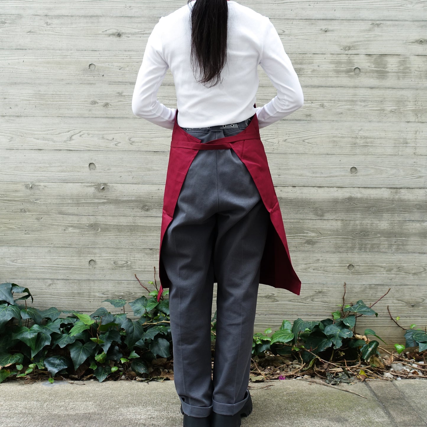 El transwaal／エル・トランスバル エプロン プレーン Short【バーガンディー】