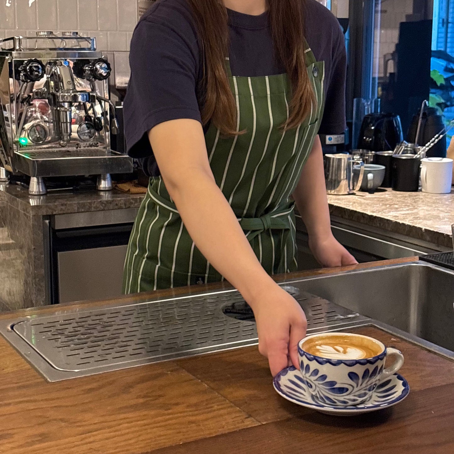 El transwaal／エル・トランスバル エプロン ストライプ Short 【オリーブ】