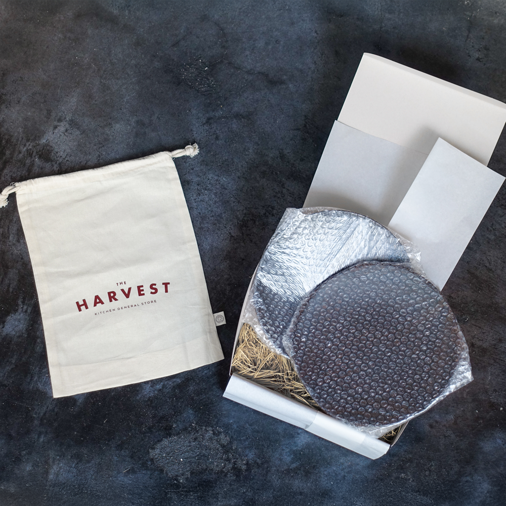 HARVEST ギフトセット Shigaraki Kuro Plate 25cm（2枚）