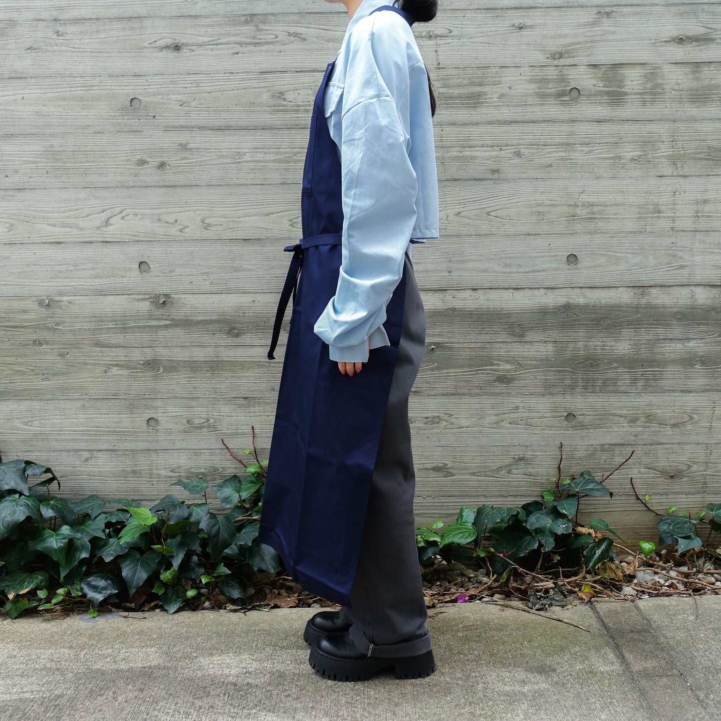 El transwaal／エル・トランスバル エプロン プレーン Long 【ネイビー】